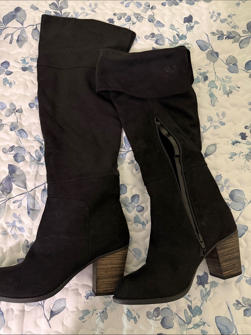 Black Knee-High Suede Block Heel Boots